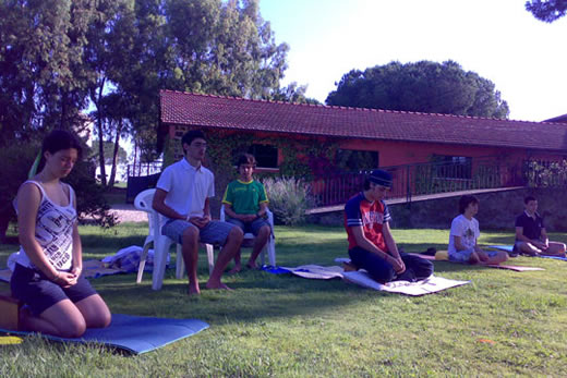 Posizione di meditazione - Lorenzo e Claudio... i soliti primi della classe! Edo deve ancora lavorare 